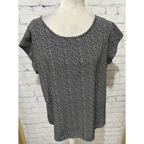 Chico's Tops - Chico’s - Black & white short sleeve keyhole back top, size 2/L/12